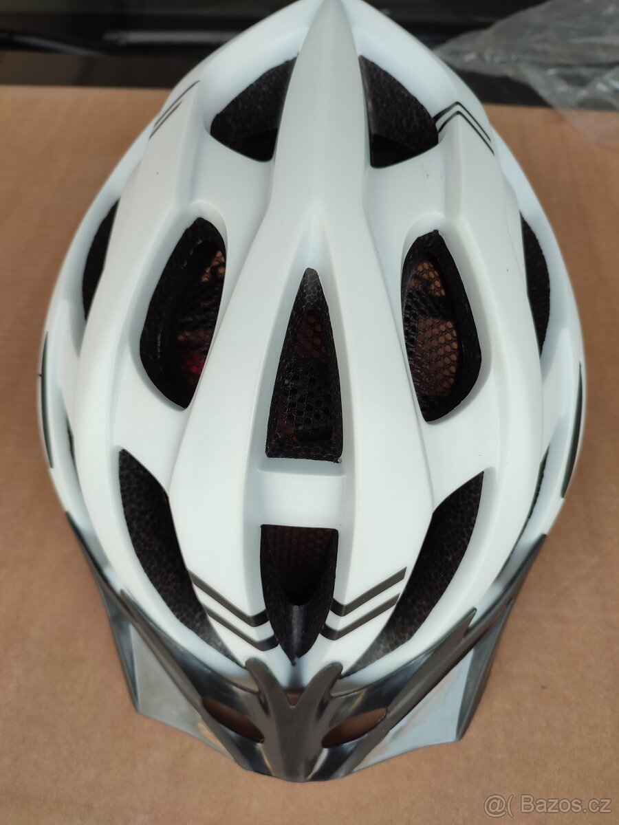 Cyklo přilba nová,300Kč - 2