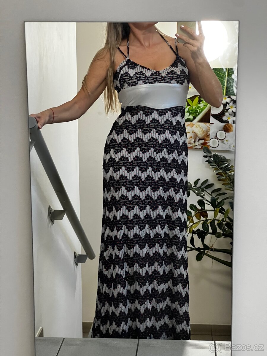 Dlouhé šaty s kamínky - 2