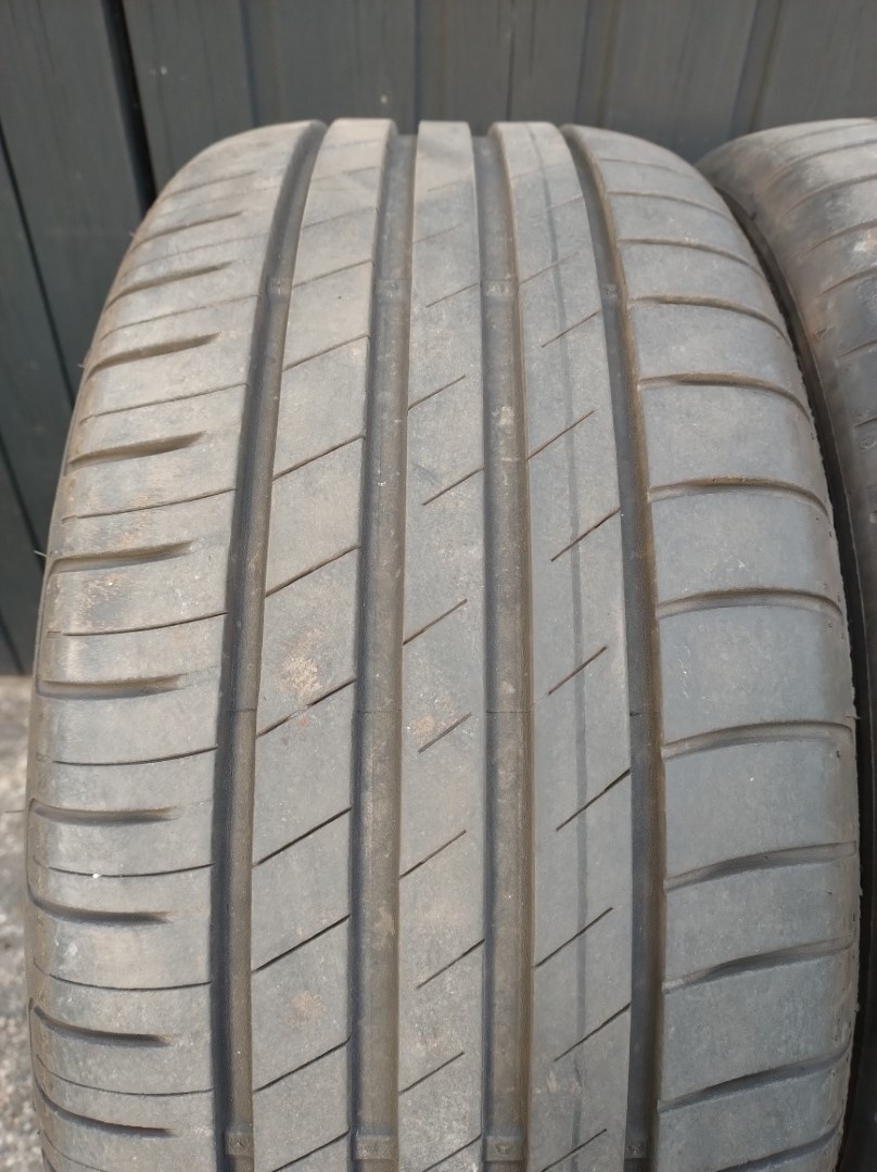 Goodyear EfficientGrip Performance 215/45 R16 90V - 2