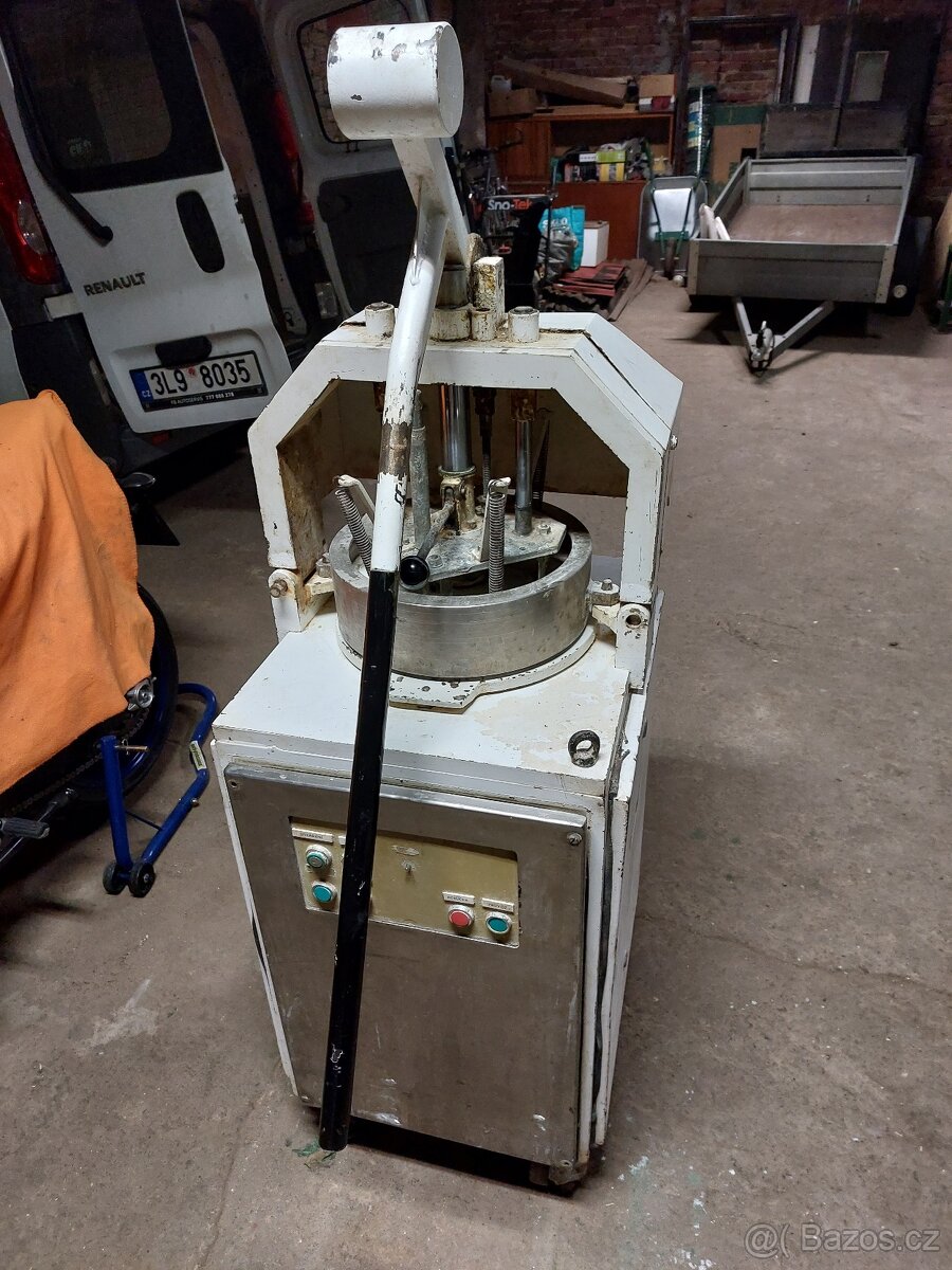 Dělička těsta - 2