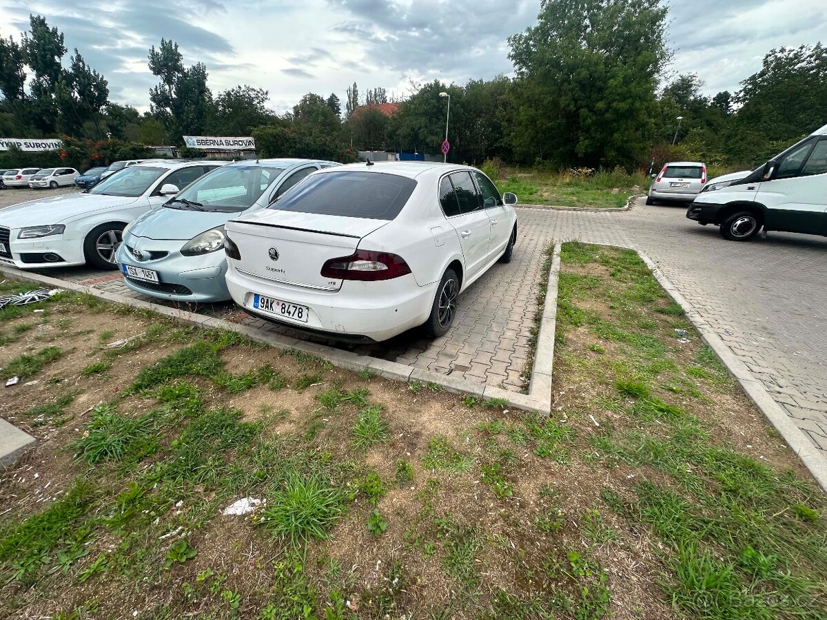 Prodám Škoda Superb 2 na díly - 2