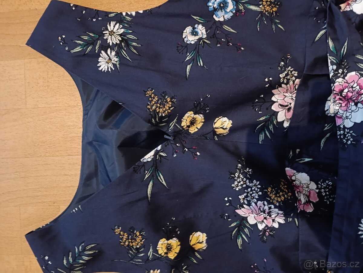 Dámské šaty 42-46 - 2