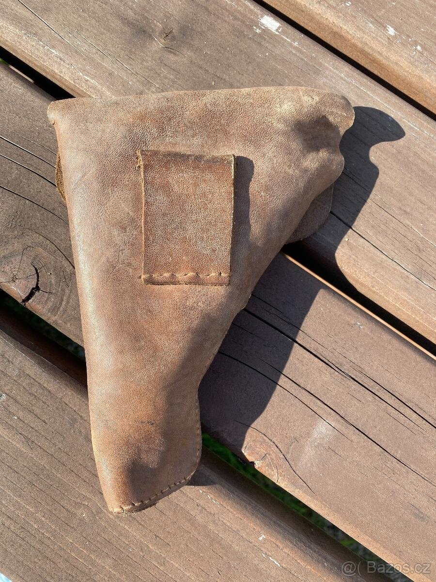 Staré kožené pouzdro na zbraň - 2