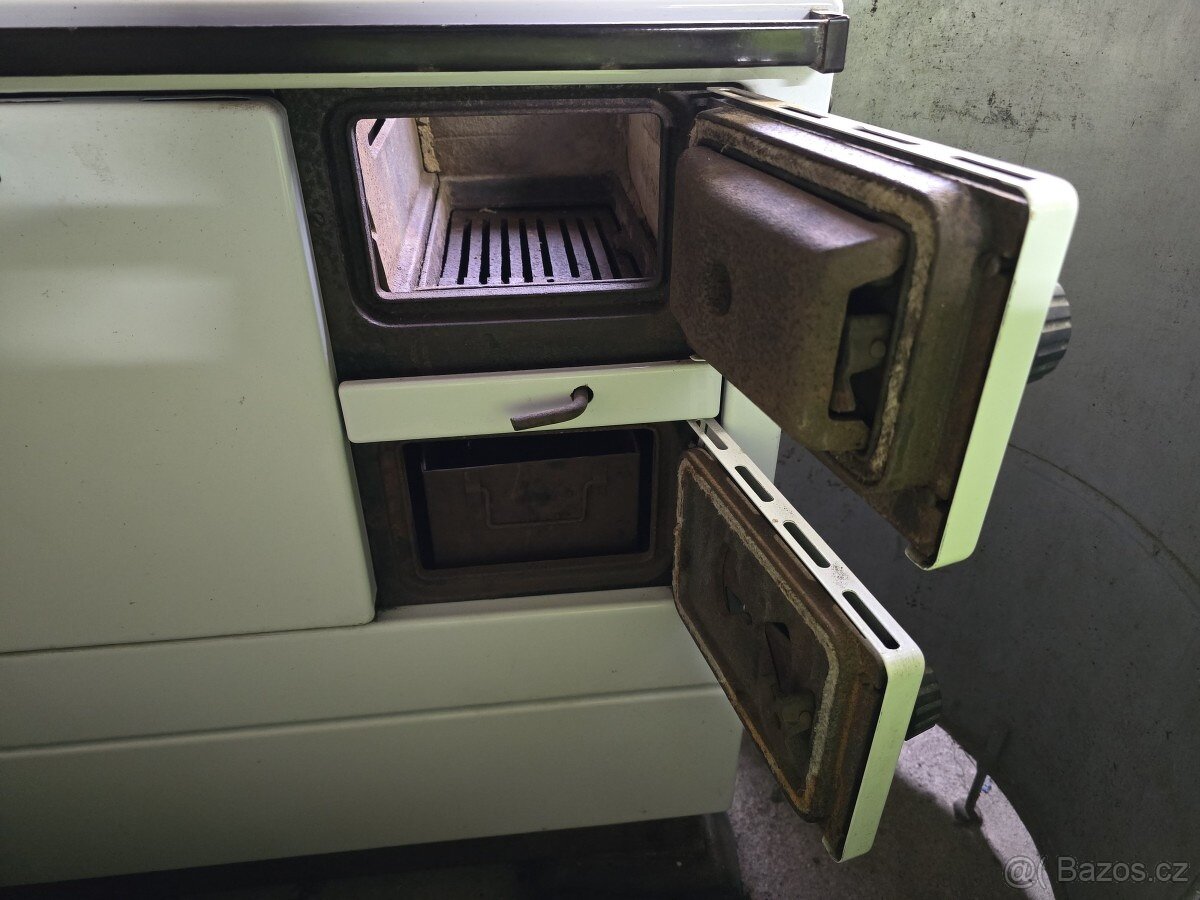 Kuchyňský sporák na pevné palivo FIKO 3U80, s troubou - 2