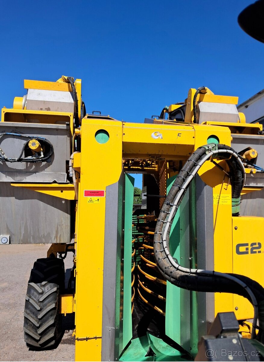 Sklízeč hroznů Gregoire G2.220 - 2