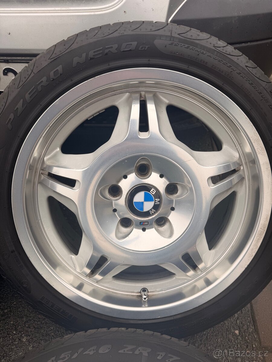 Styling 24 17” - 2