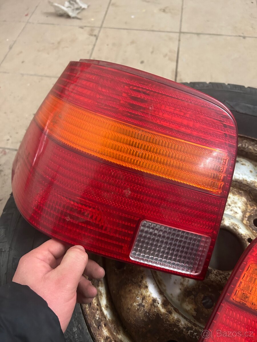Golf 4 zadní světla originál - 2