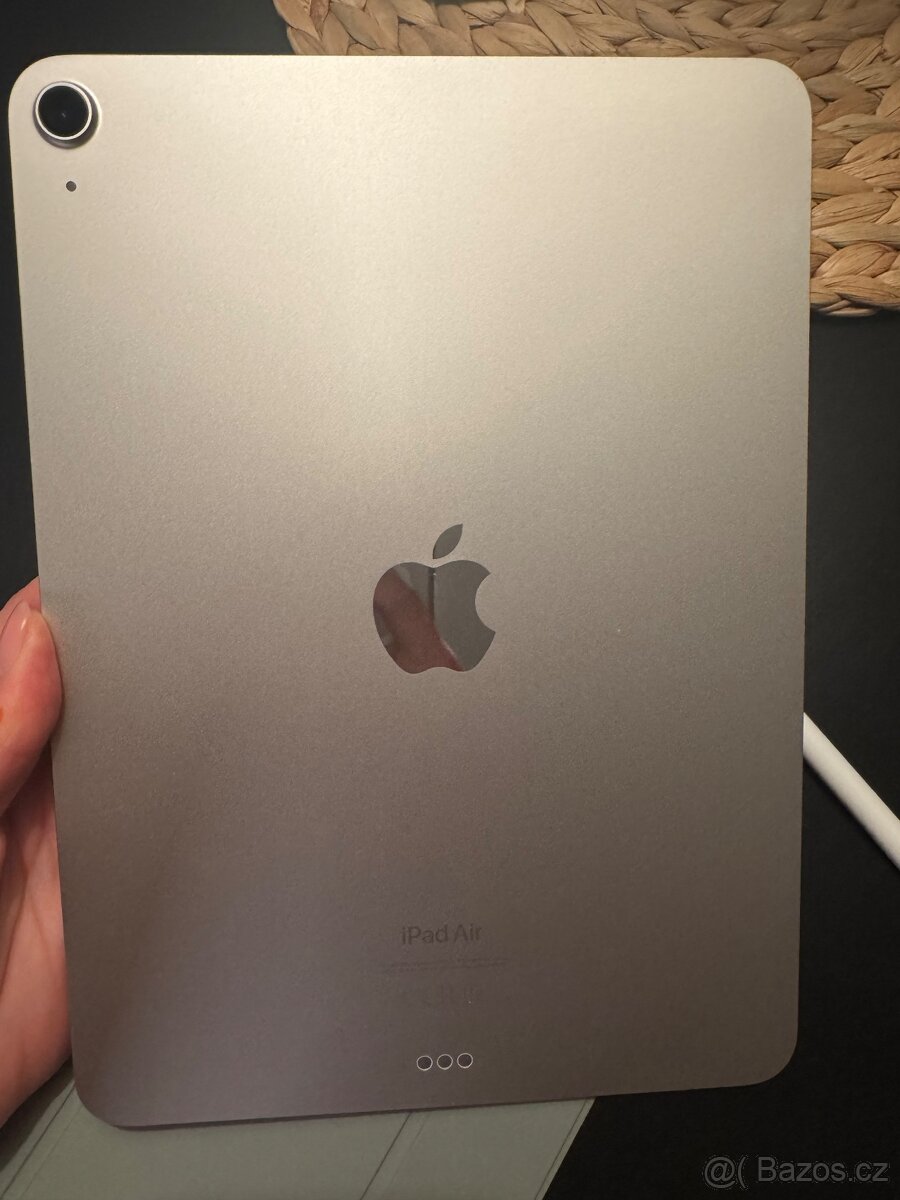 iPad Air 11 s příslušenstvím - 2