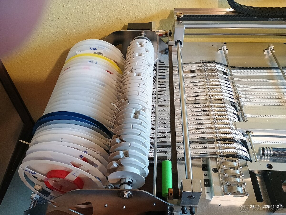 Osazovací Automat SMD QIHE TVM802 - 2