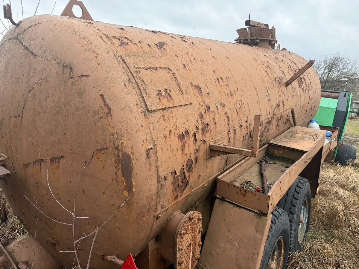 Prodám fekal Malacky 8m3 - 2