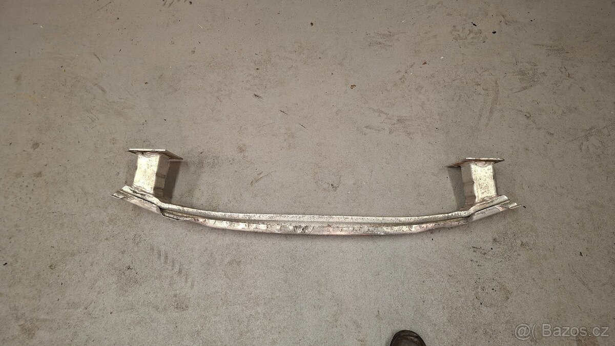 výstuha předního nárazníku Audi TT 8J - 2