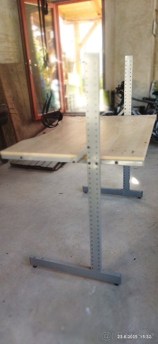 Pracovní polohovací stůl - 2