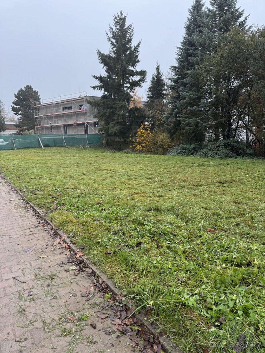 Prodám pozemek v k.ú. Hostivař - 2