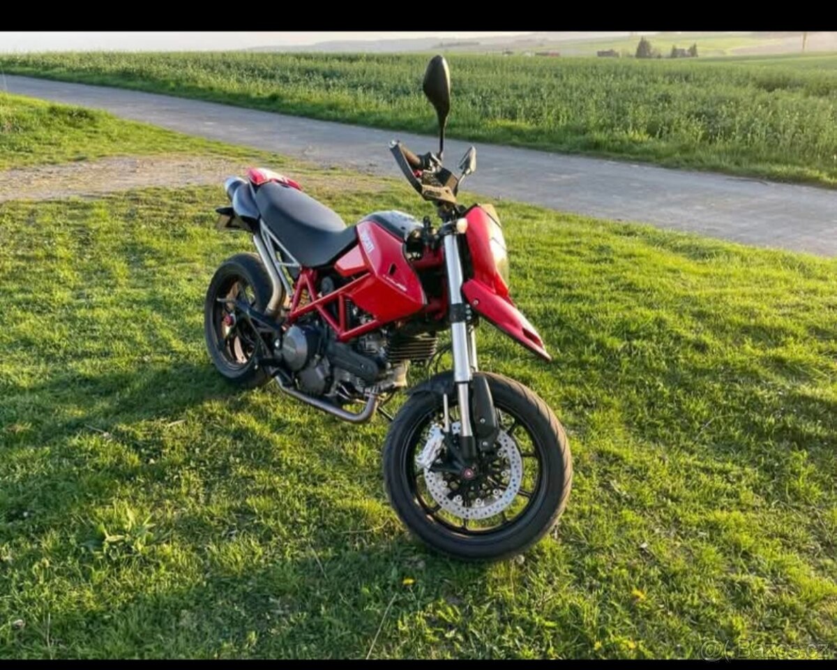 Ducati Hypermotard 796 - 2