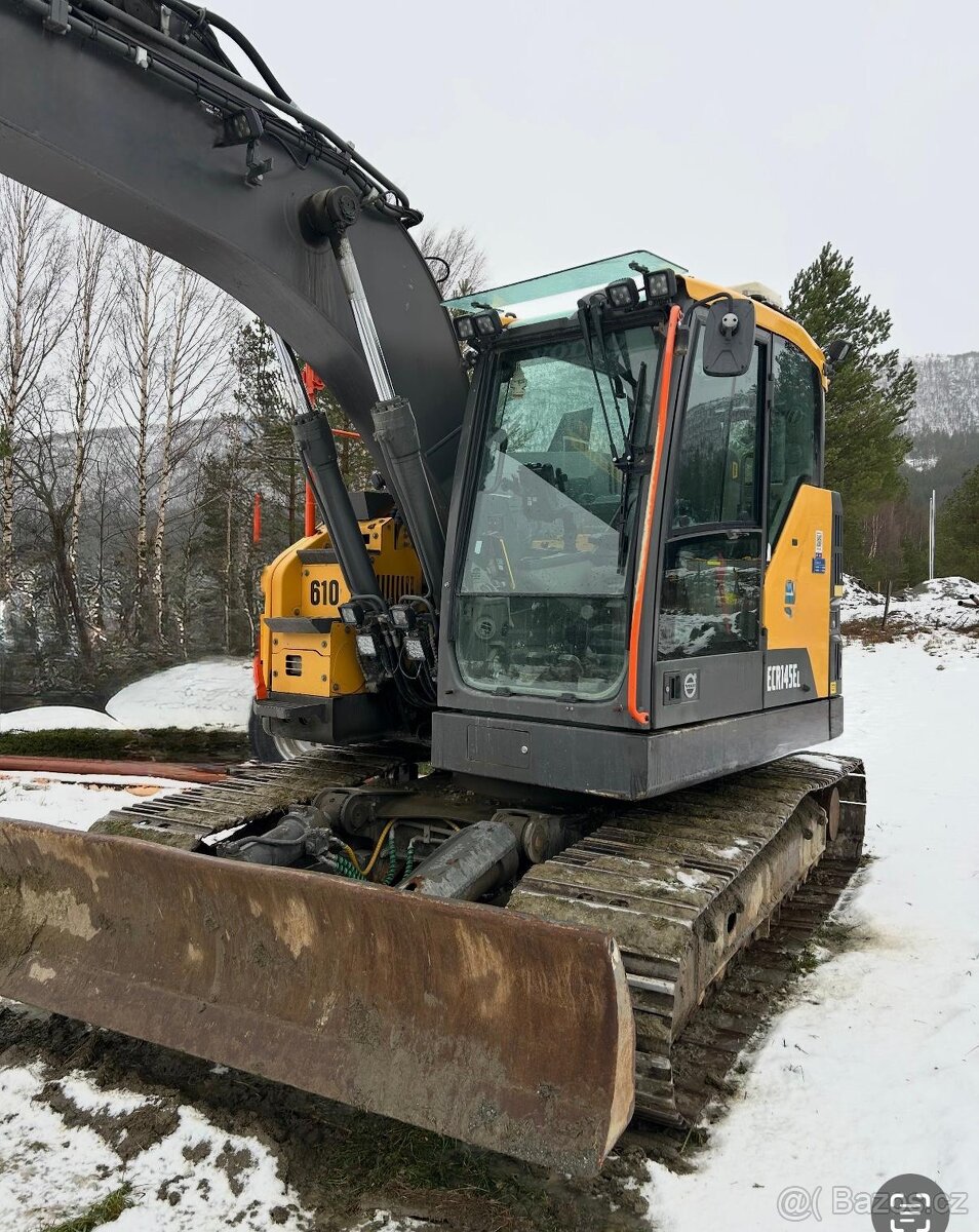 Pásový bagr VOLVO ECR145E - 2