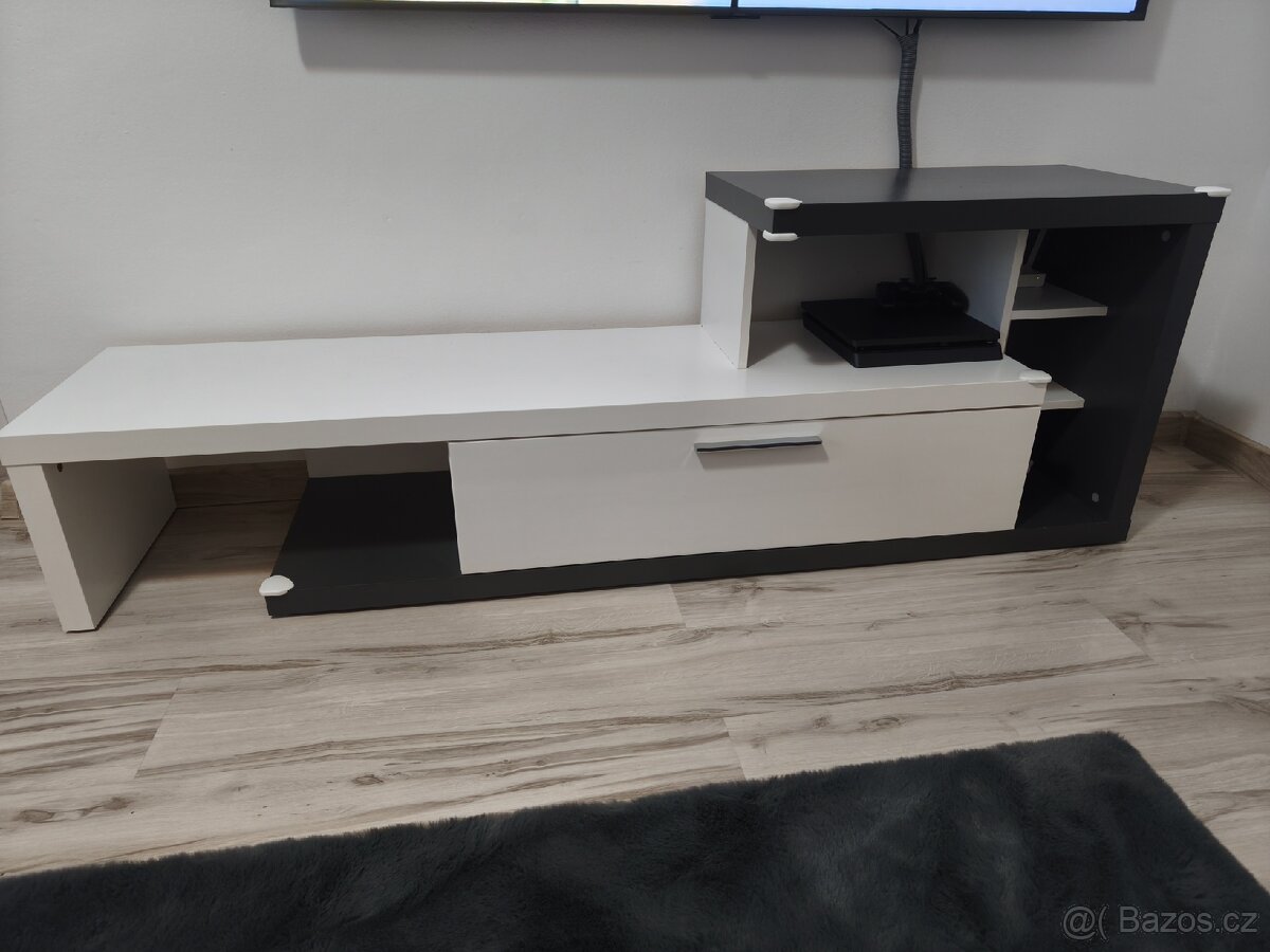 Skříňka pod televizi - 2