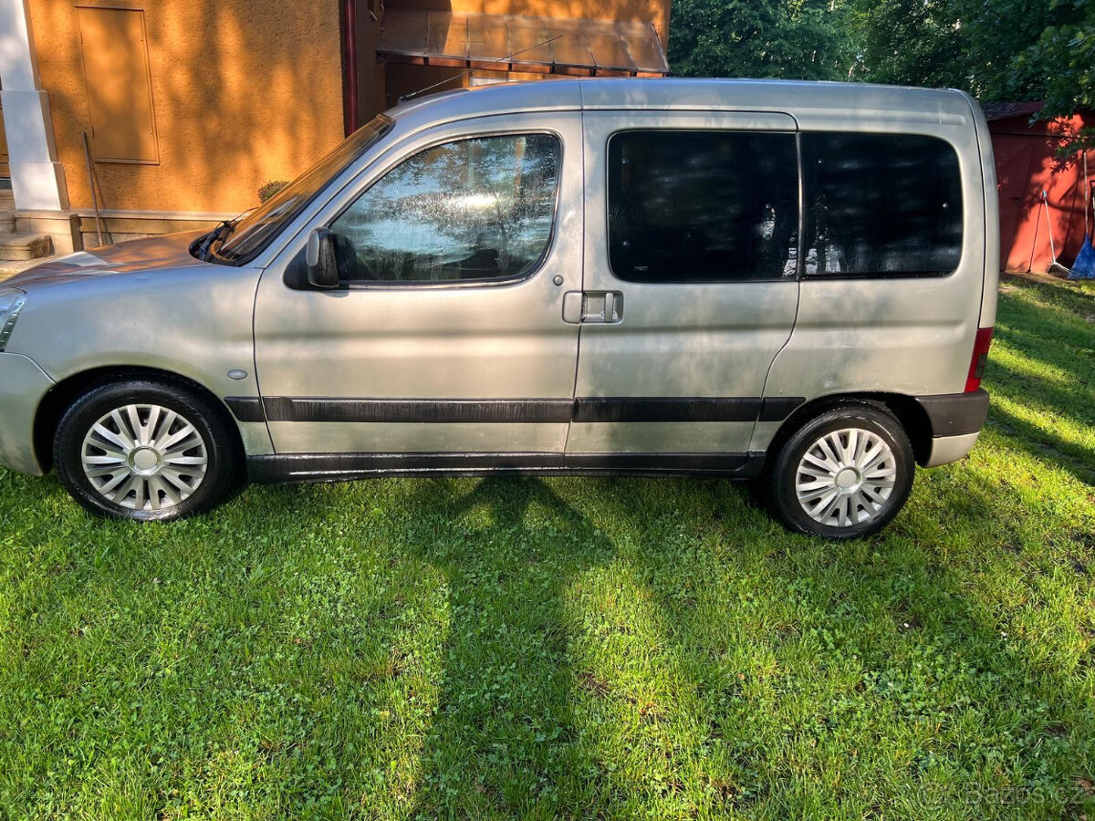 PEUGEOT PARTNER ROK VÝROBY 2006 NAFTA - 2