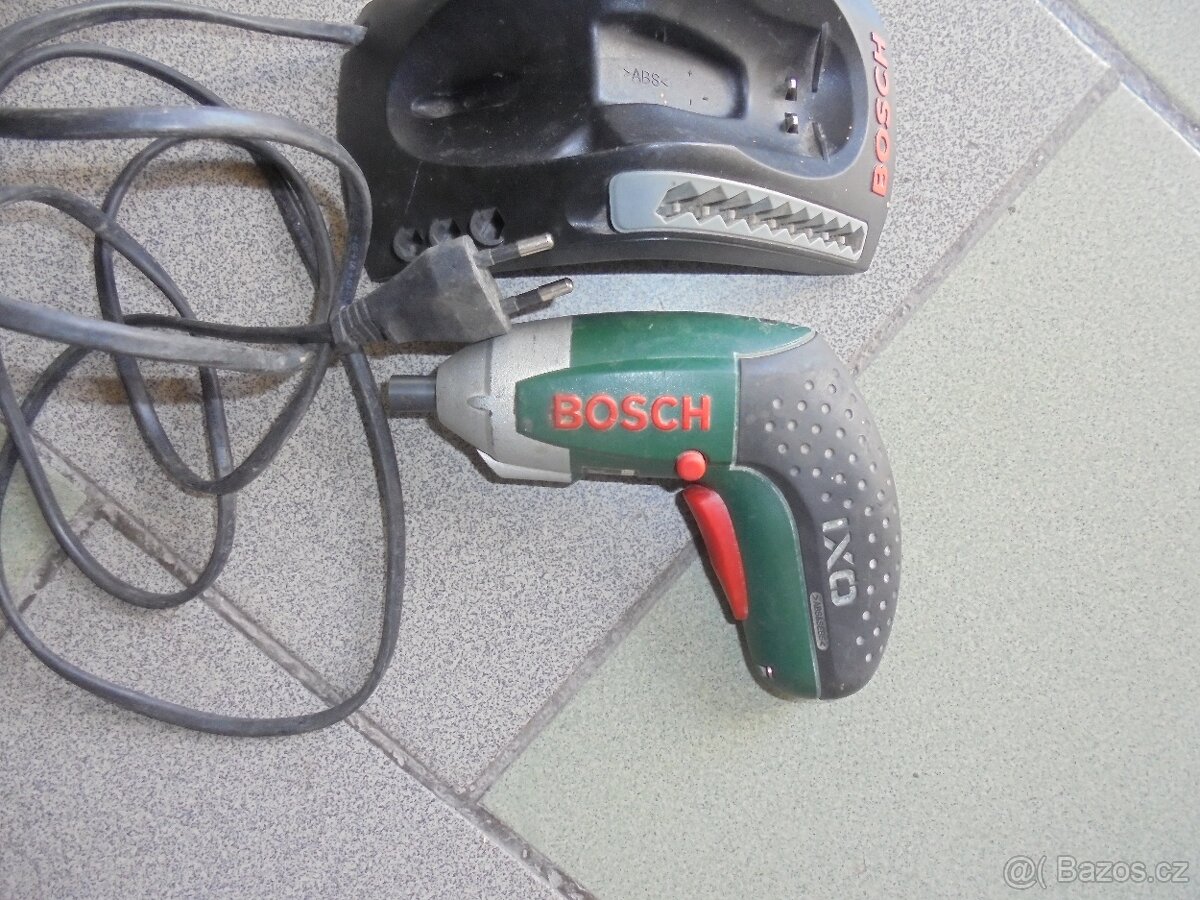 Prodám aku šroubovák zn, BOSCH - 2
