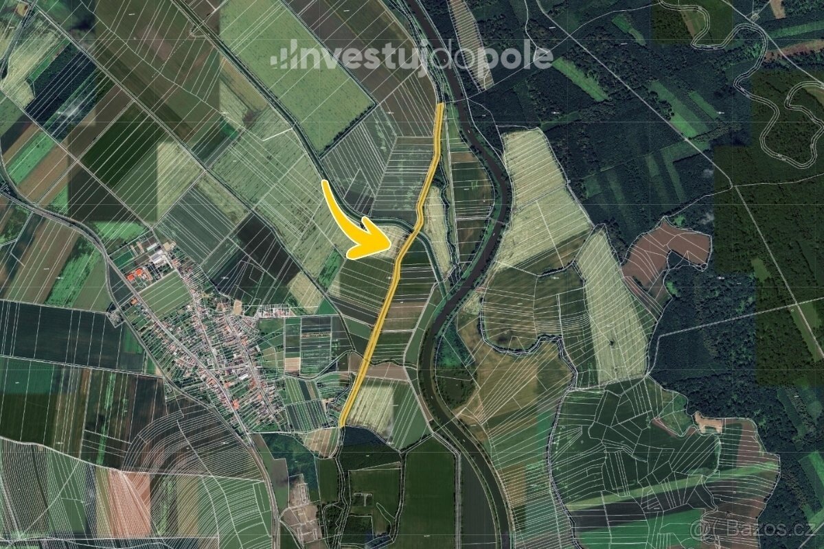 Prodej specifického pozemku 36 664 m², Uhřičice - 2