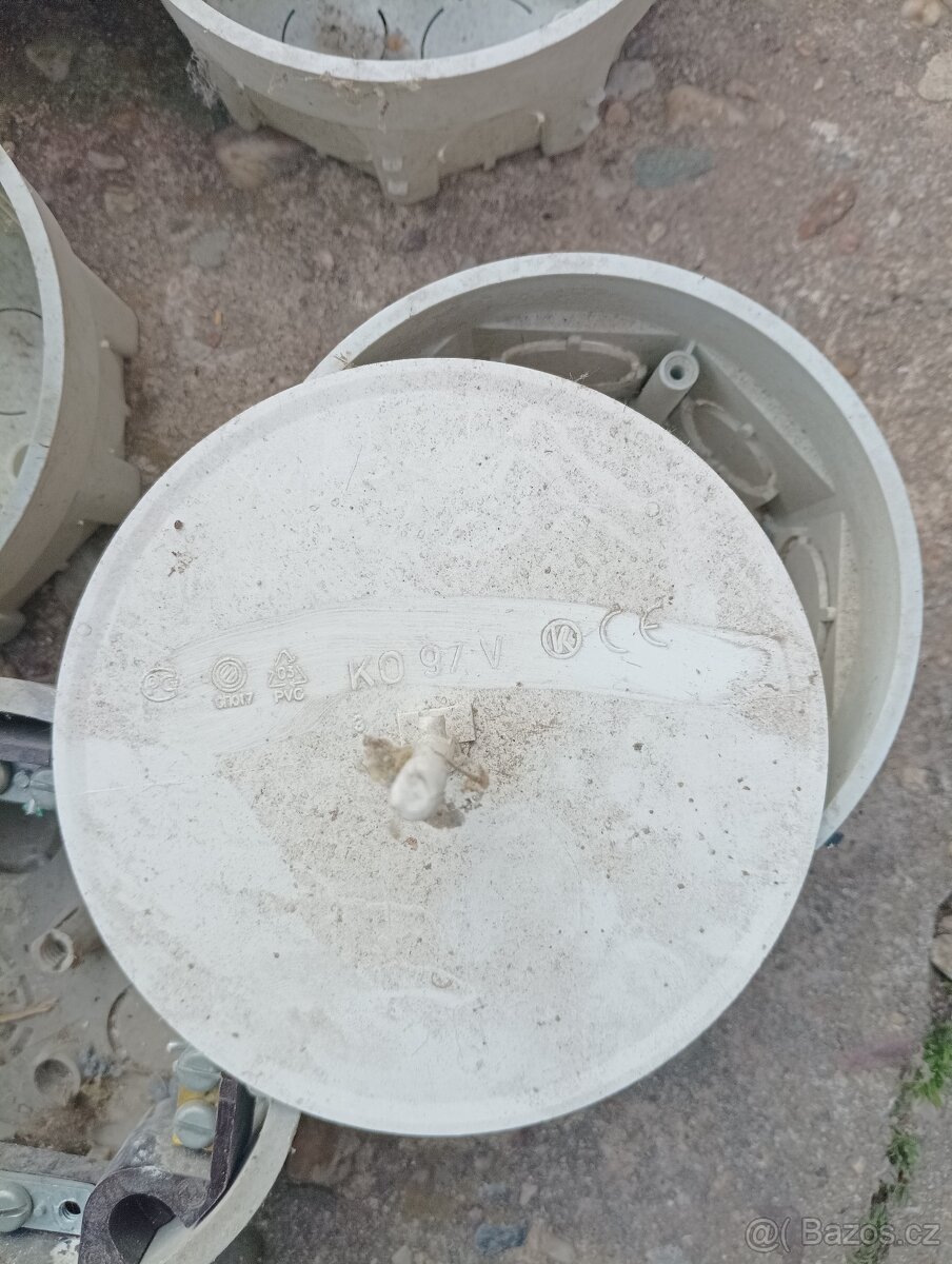 Prodám - daruji elektroinstalační material - 2