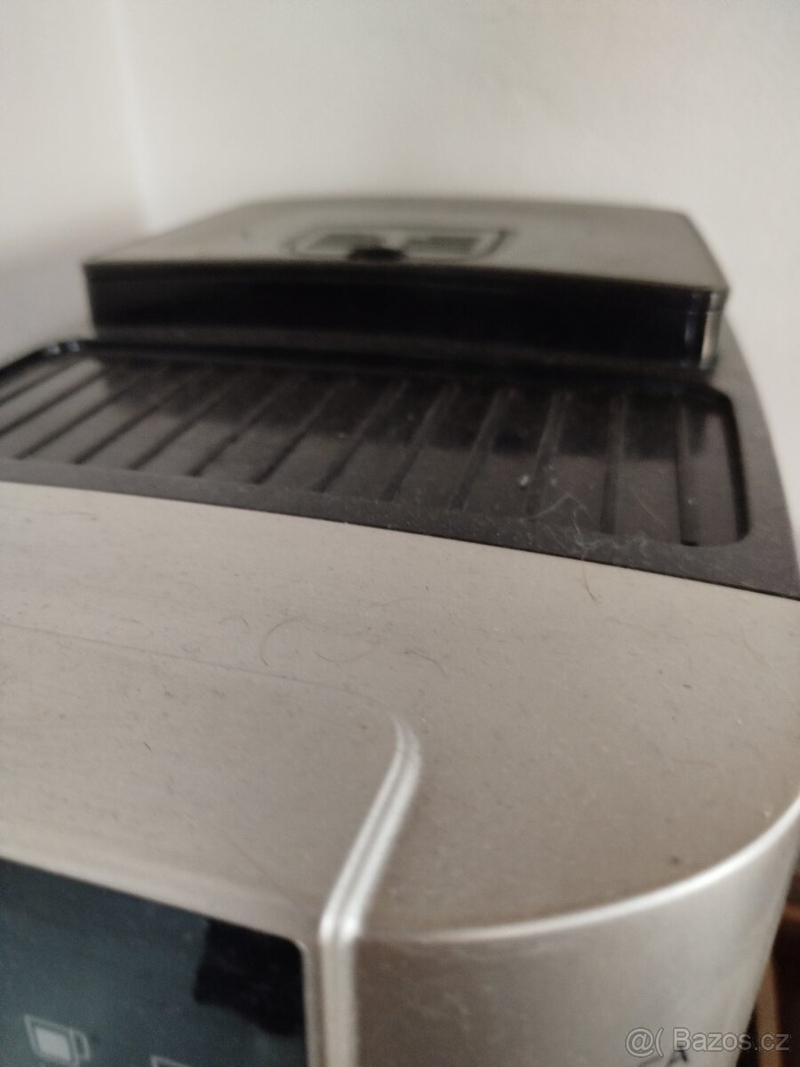 Kávovar DeLonghi Magnifica - 2