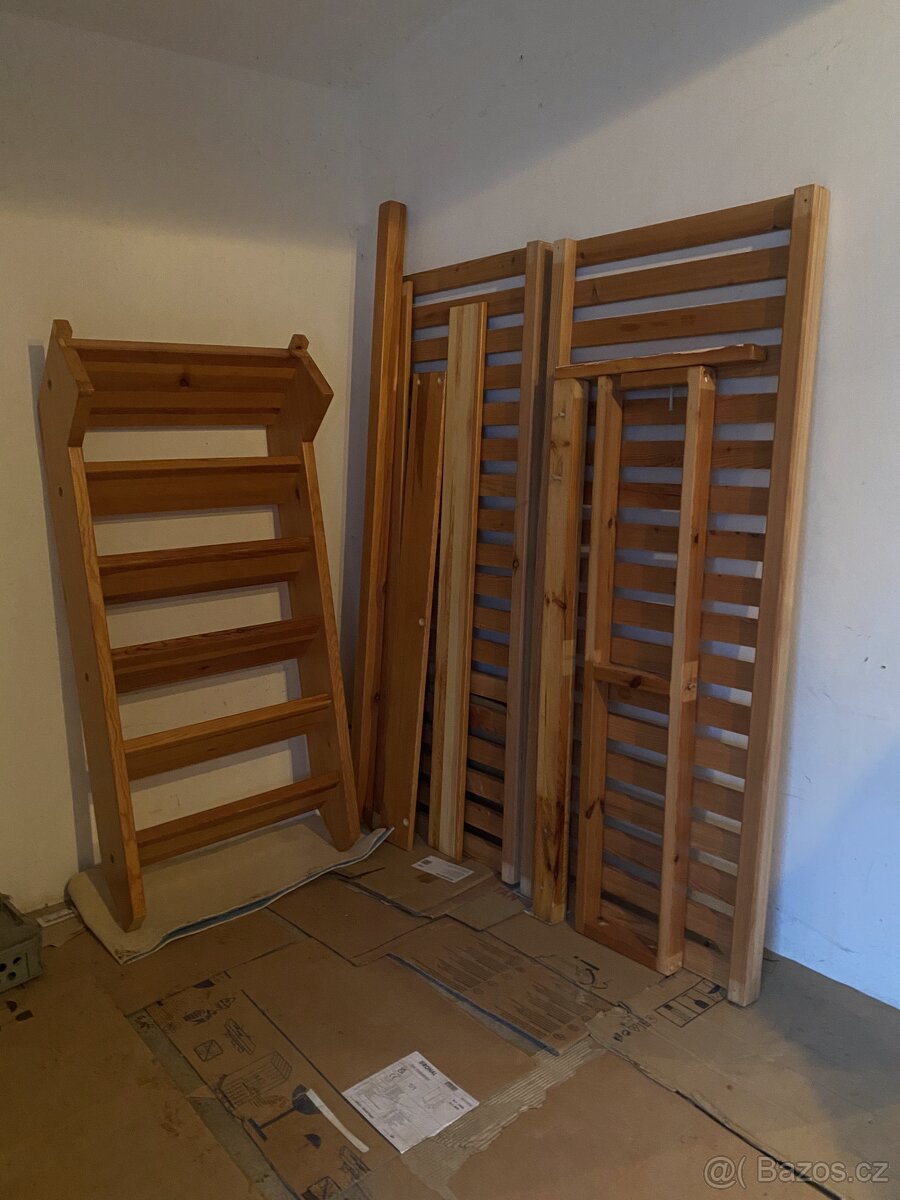 Masivní patrová postel se schodištěm - 2