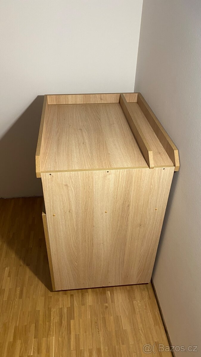 Přebalovací pult se skříňkou - 2