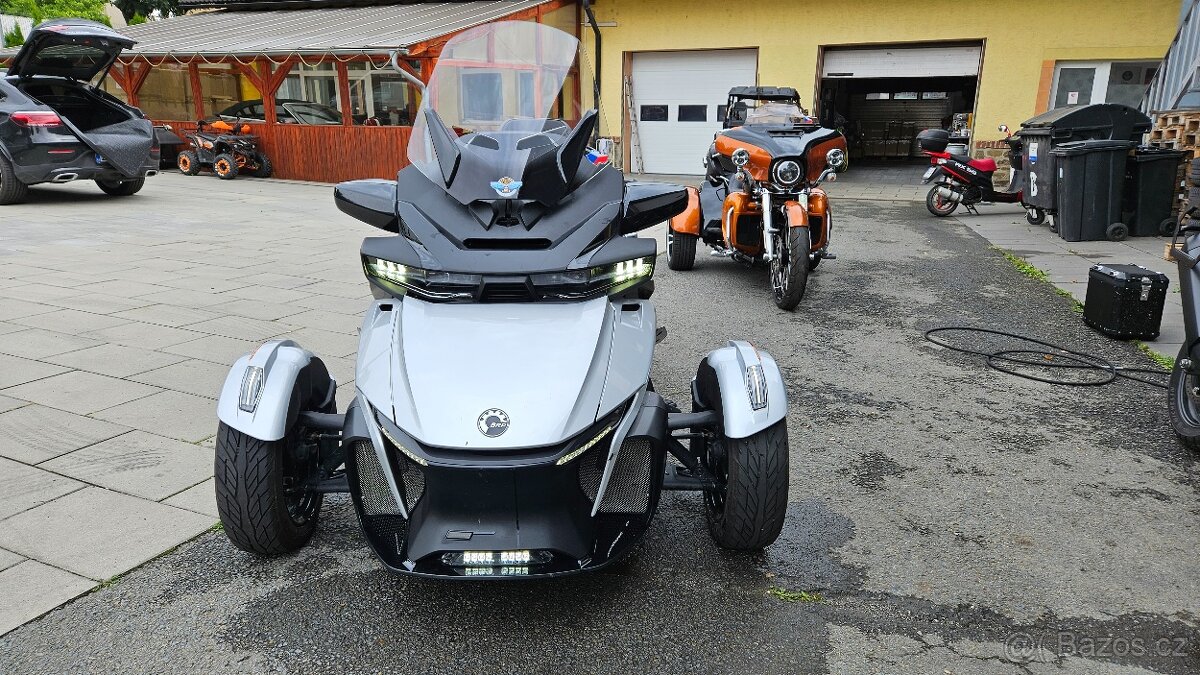 Can am Spyder RT - 2