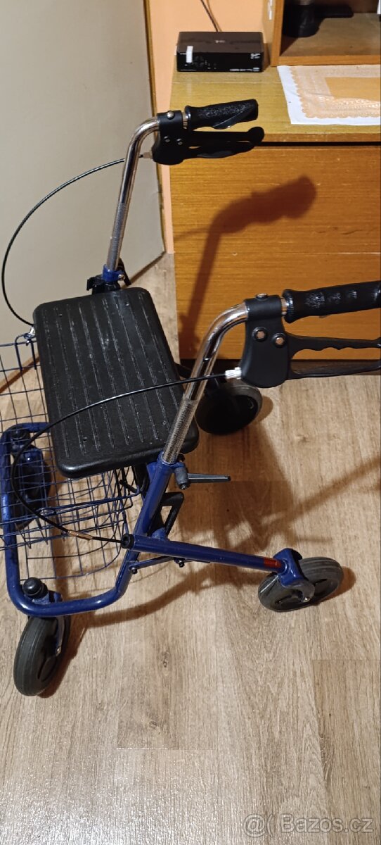 Pojízdné chodítko - 2