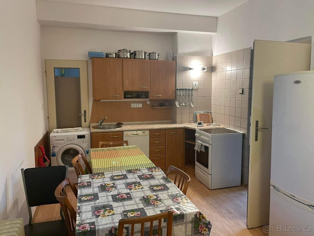 PRONÁJEM RD UHERSKÝ BROD, NA DLOUHÝCH - 2