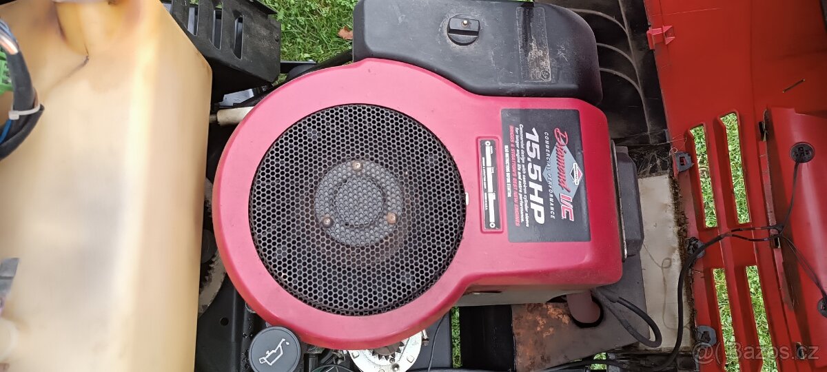 Prodám zahradní traktůrek - 2