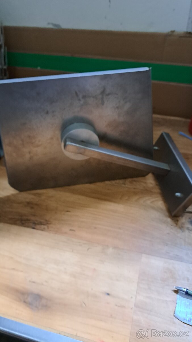 Prodam držak na zeď pod televizi. - 2