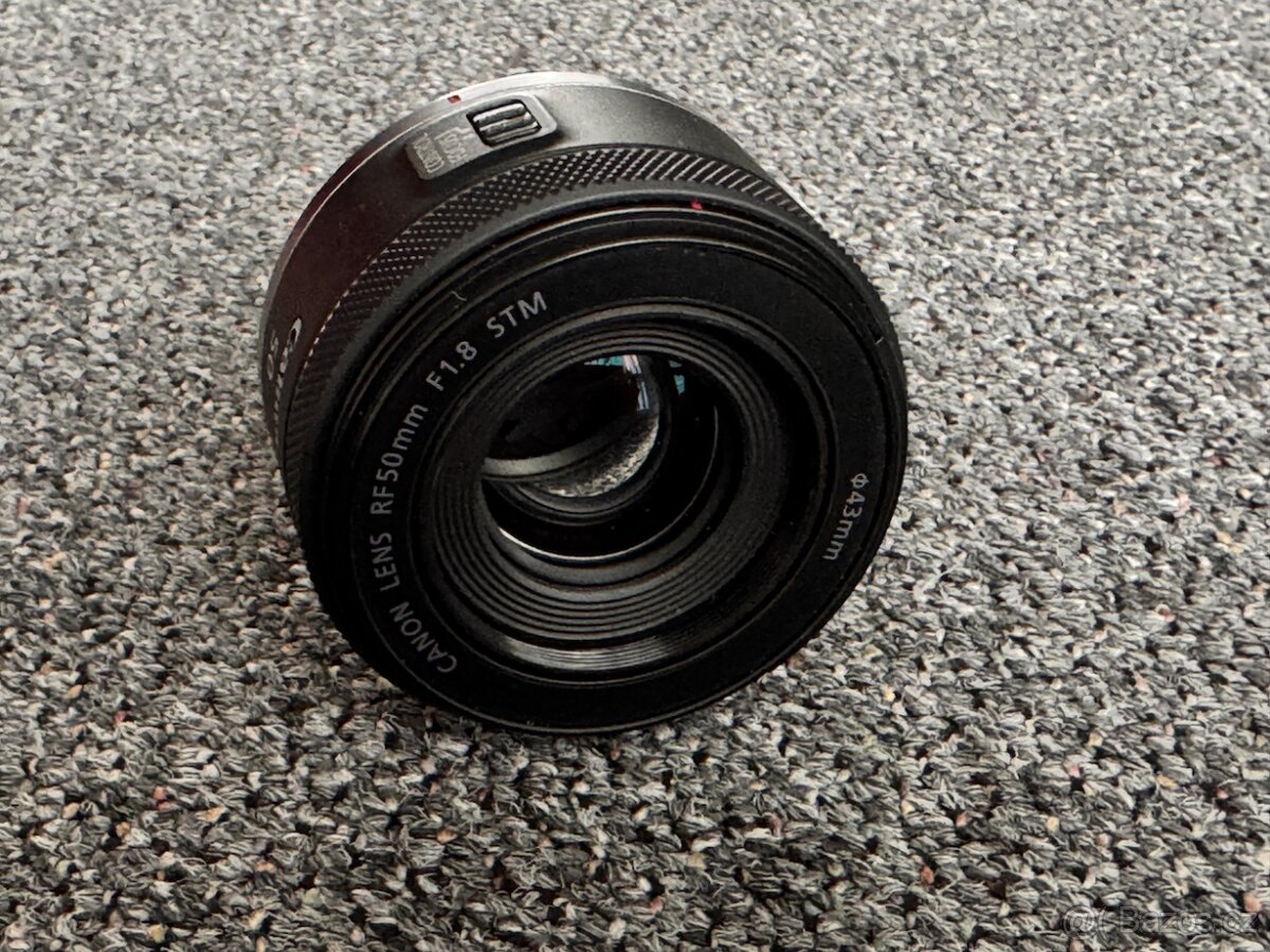 Canon RF 50 mm f/1,8 STM - TOP - 2
