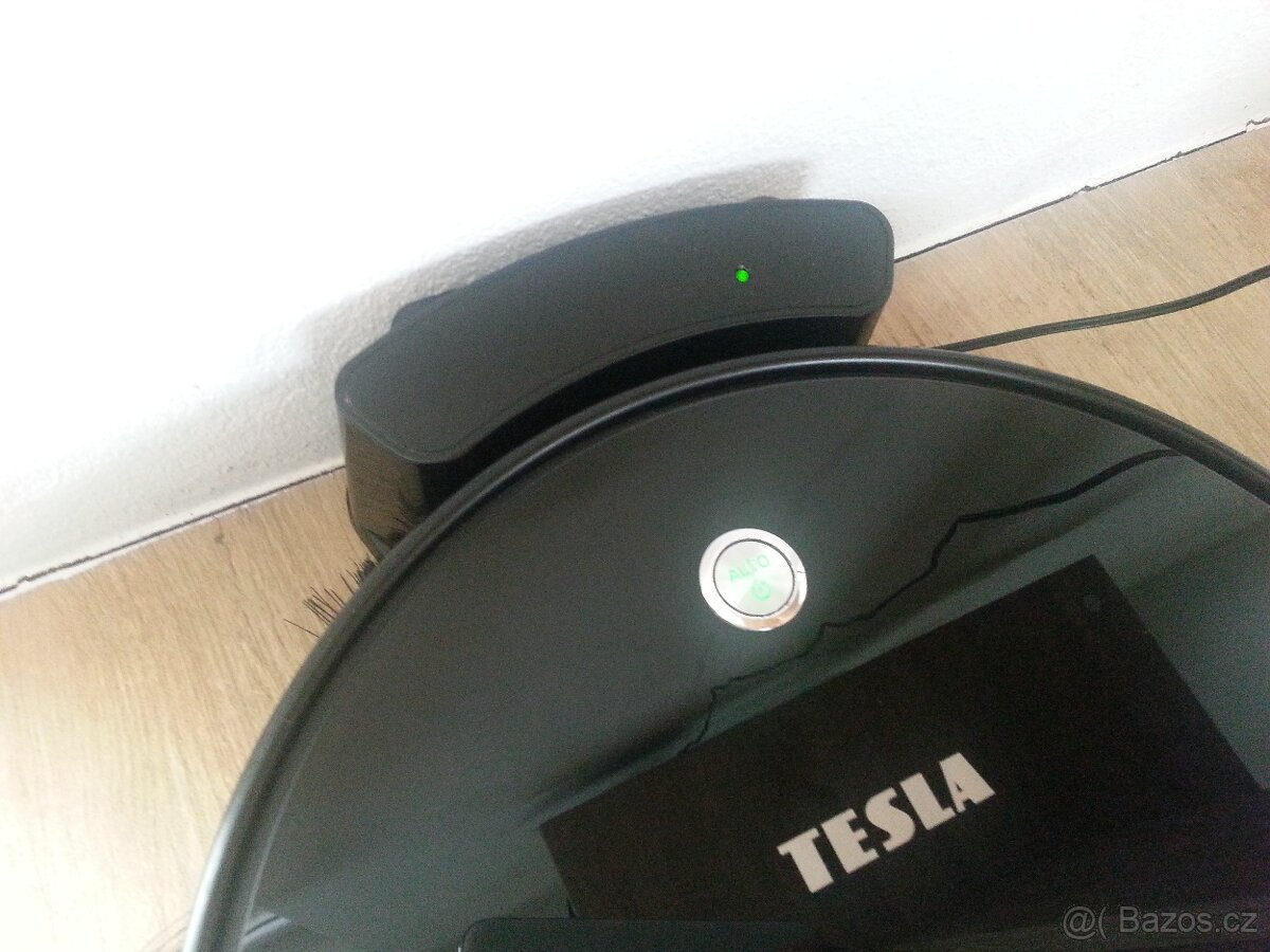 Tesla T50 robotický vysavač - 2