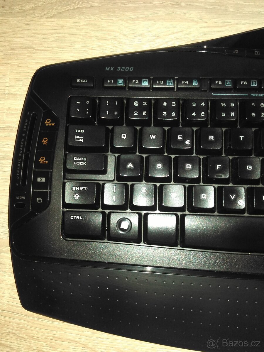 Bezdrátový set klávesnice a myši Logitech MX 3200 - 2