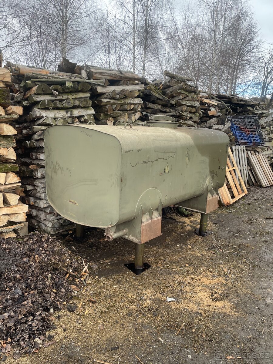 Nádrž na naftu,vodu - 2