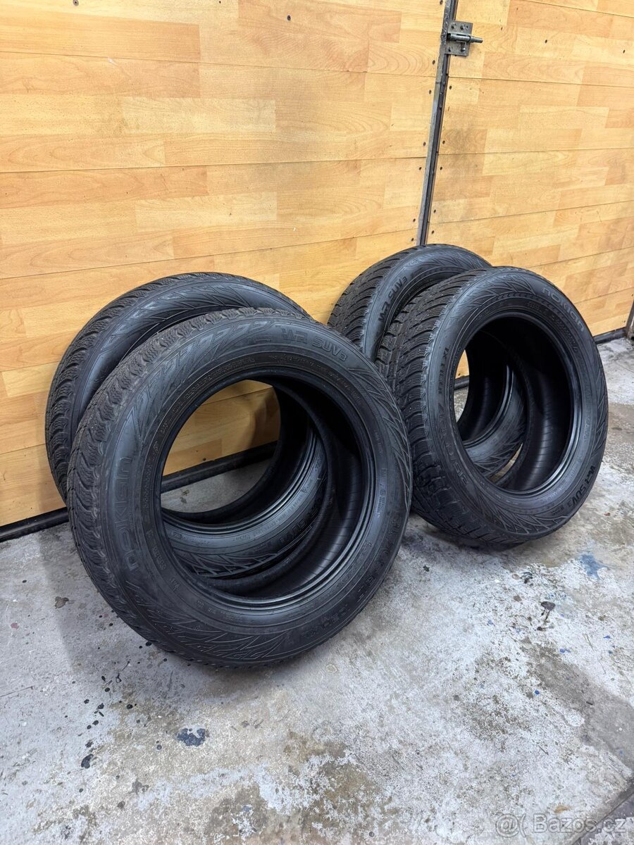 Zimní pneu 215/65/17 č.1 - 2