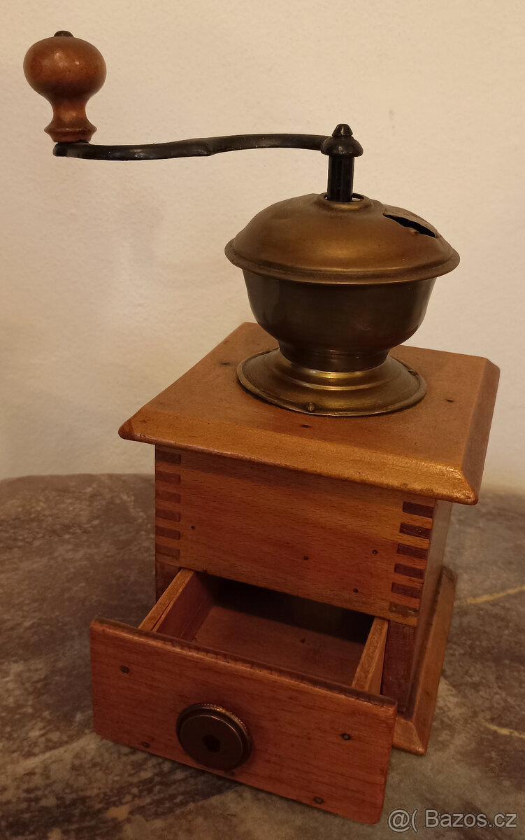 Retro mlýnek na kávu - 2