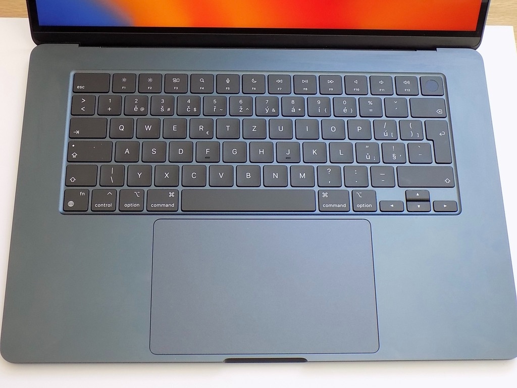 Apple MacBook Air 15,3"(2023)/M2/8GB RAM/256GB/ZÁRUKA - 2