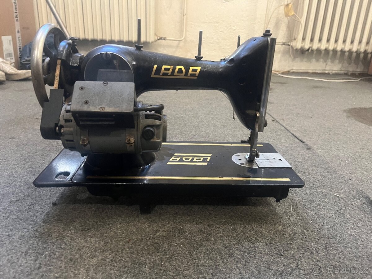 Šicí stroj Lada - 2