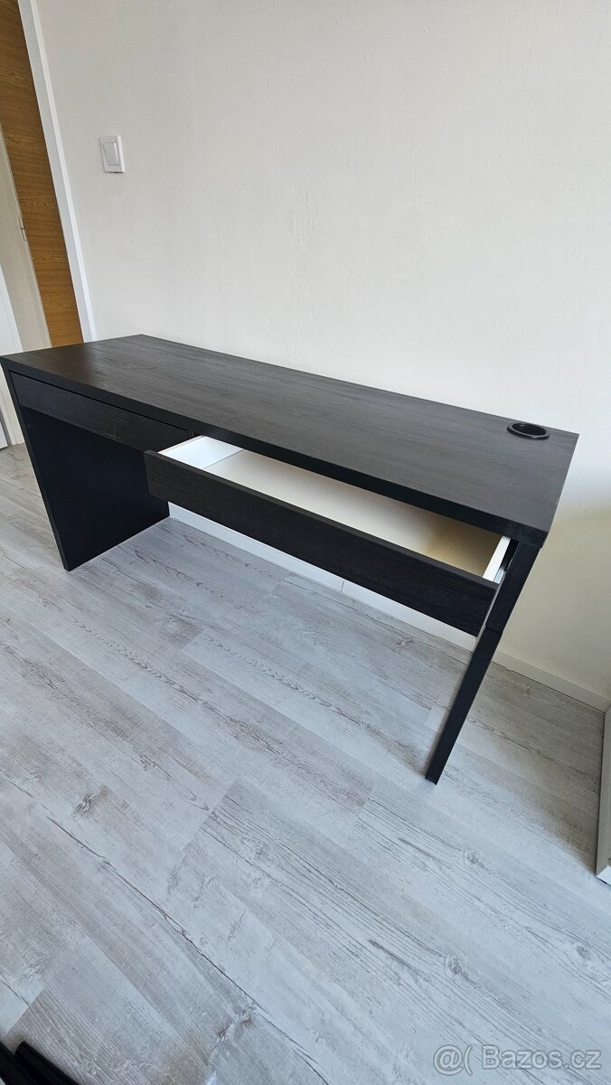 Psací stůl Micke Ikea - 2