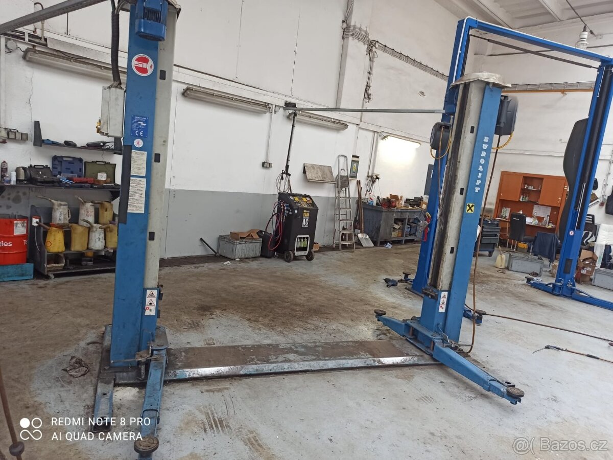 Dvousloupový zvedák Zavagli Santi Z92-25 2500 kg - 2