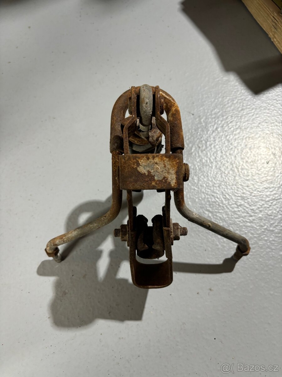 Moped stadion kostra sedadla - 2