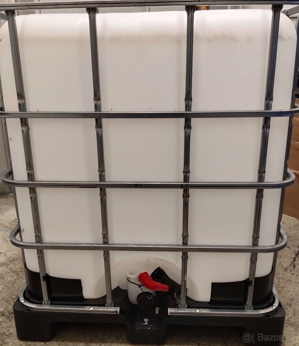 Prodám plastové nádrže 1000 L - 2