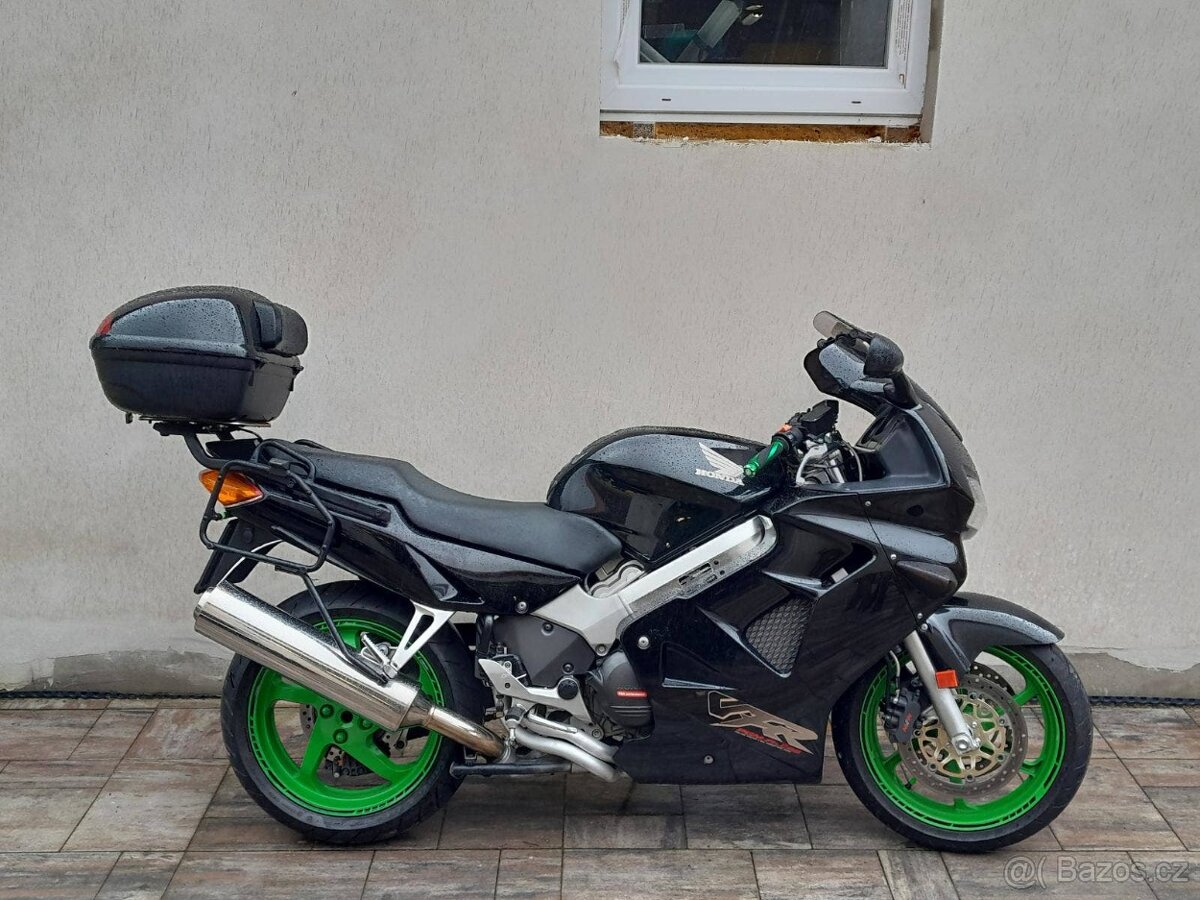 Honda VFR 800 FI, po velkém servisu, výborný stav - 2