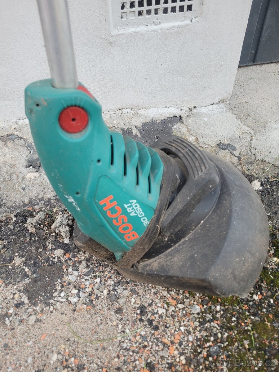 Elektrický vyžínač bosch - 2