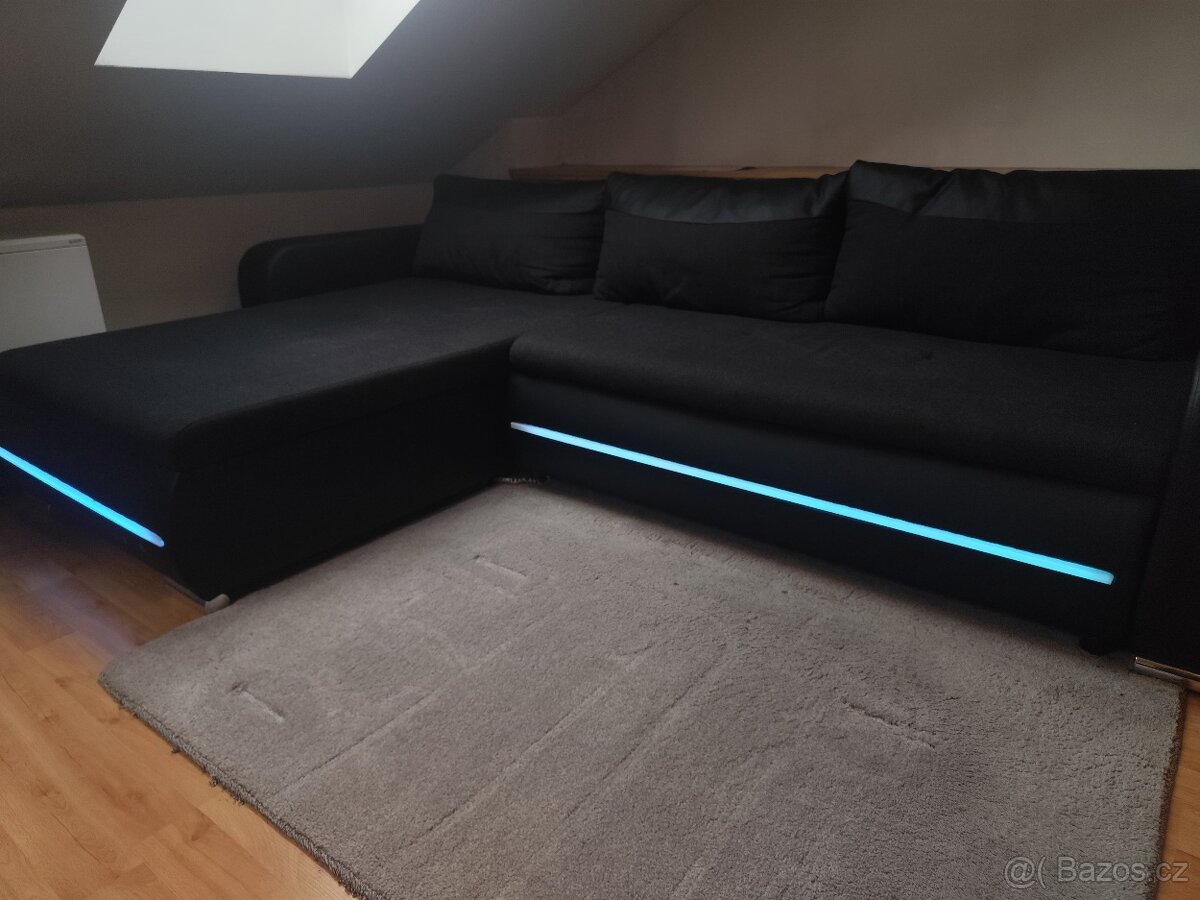 Rohový rozkládací gauč černá - 2