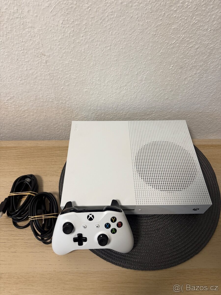 XBOX ONE S 2TB V TOP STAVU NEDOSTUPNÉ ZBOŽÍ - 2