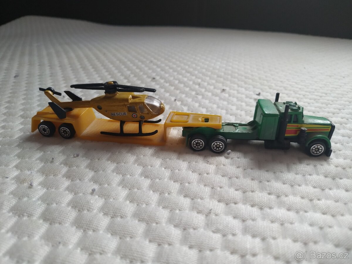 Model kamionu + vrtulník - 2