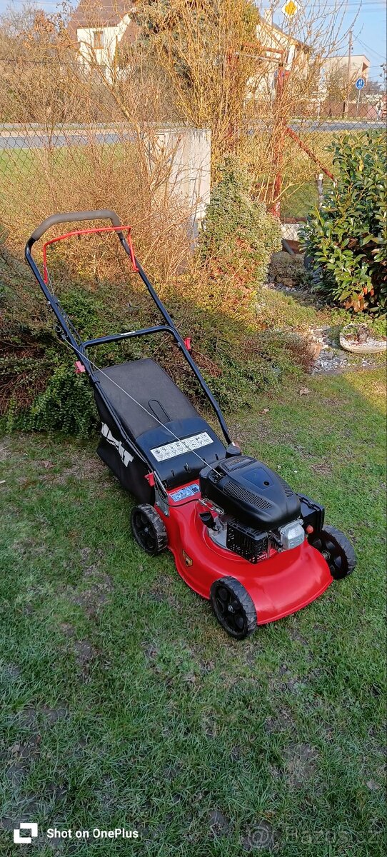 Benzínová sekačka HECHT - 2